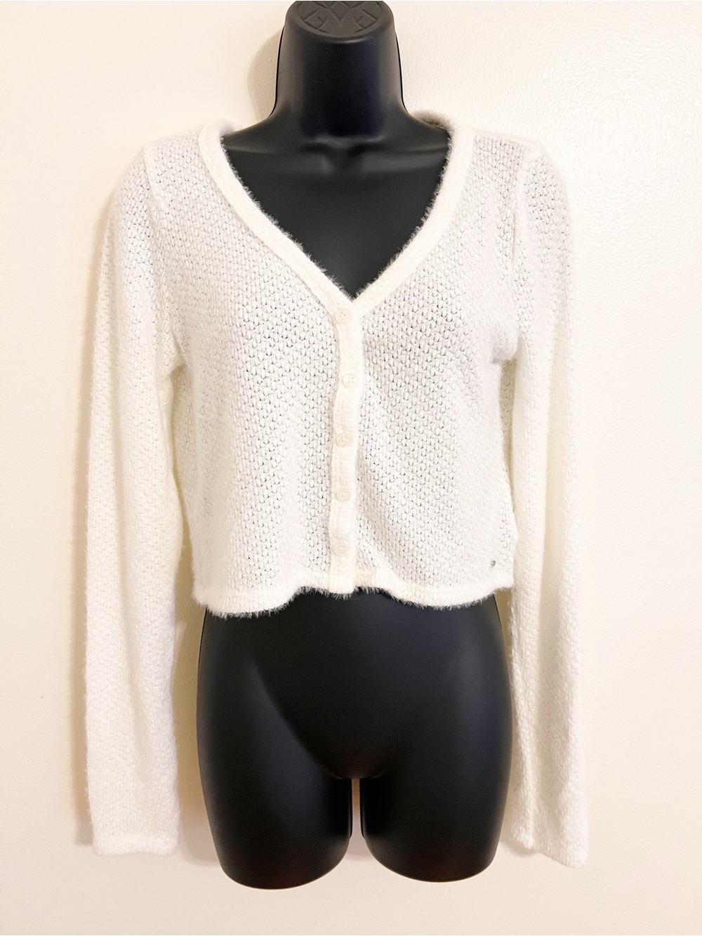 Hollister Cropped Botton Down Sweater